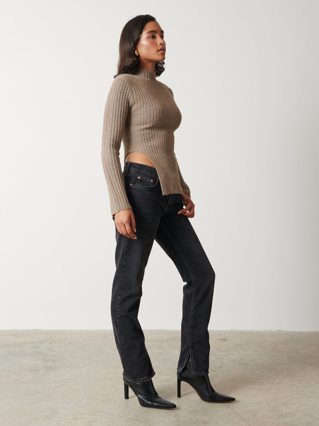 Charley Turtle Neck Asymmetric Hem Knit Top - Mushroom