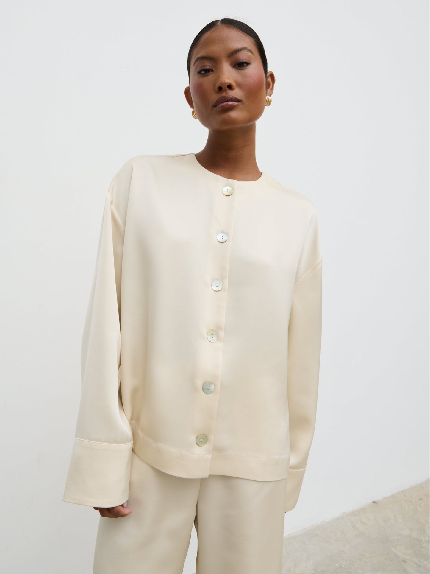 Dua Satin Button Blouse - Oyster