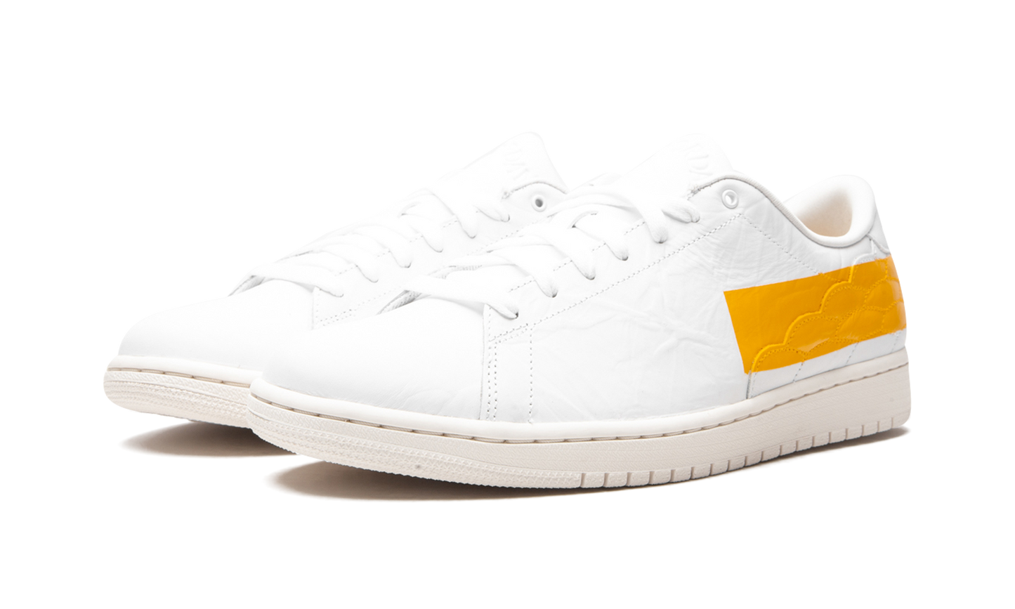 1 Low Centre Court "University Gold" DJ2756 102
